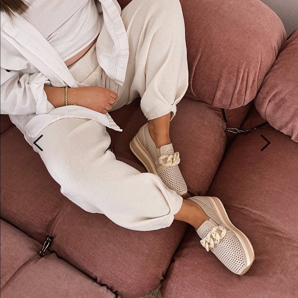 Dolce Vita JHENEE PERF size 8 Sand Nubuck